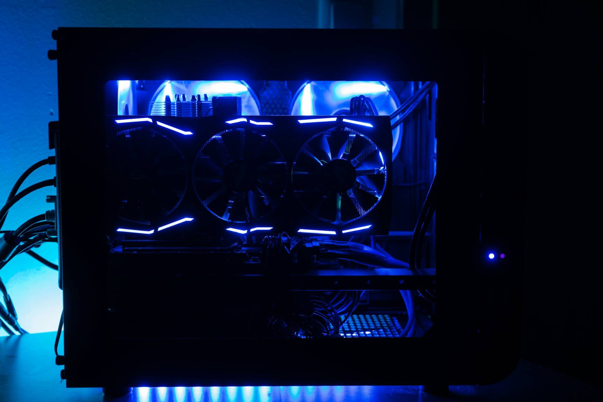 Видеокартите на AMD и Nvidia с 16 GB RAM категорично се продават повече от тези с 8 GB RAM