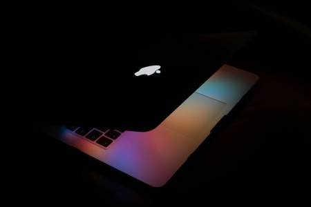Този необичаен поглед към лабораторията на Apple ни показва как се тестват за издръжливост продуктите 