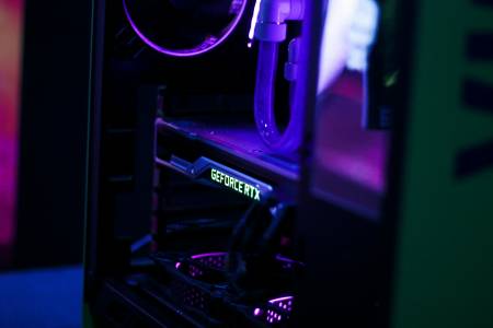 Тази ексклузивна за Китай карта GALAX GeForce RTX се продава в eBay за умопомрачителните 5500 долара
