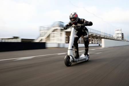 The Turbo: Новата машина на Bo е най-бързият скутер в света със скорост от 160 км/ч