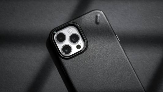 Официалният кейс за iPhone 17 Air може да бъде идеалното решение за най-големия недостатък на иновативния флагман