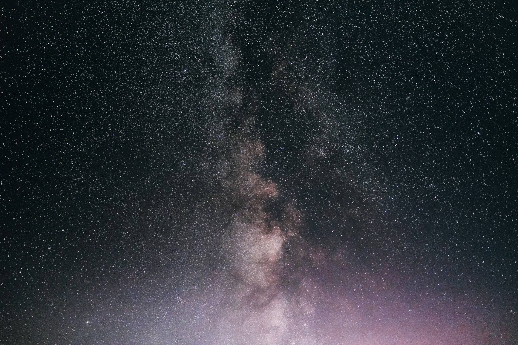 Коли, тленни останки и още: Това, което изпращаме в Космоса сега, е много по-странно от предишните обекти