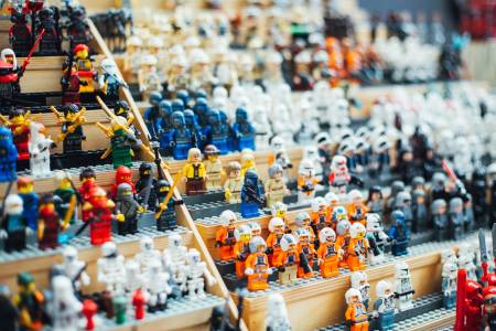 За сглобяването на новото LEGO Star Wars ще ви трябват дълбоки джобове и здрави нерви