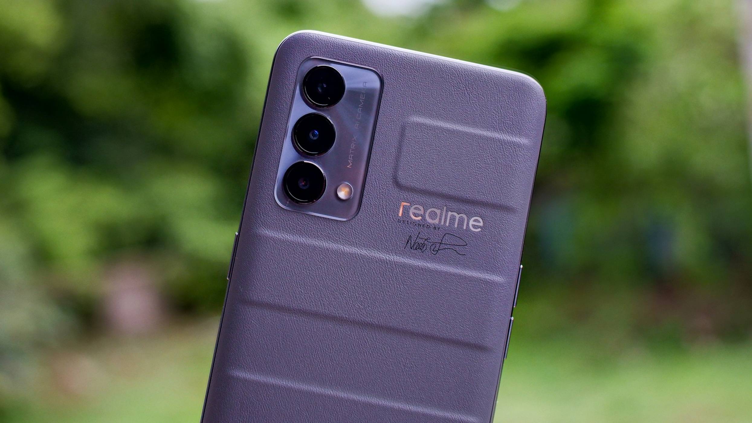 Новата система на Realme с вградено активно охлаждане ще превърне телефона в студен камък в ръцете ви