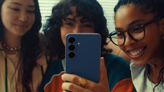 Запознай се със Samsung Galaxy S25 FE: портал към Galaxy AI и уникалните функции на един истински флагман