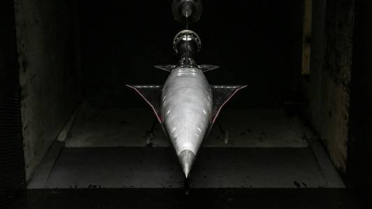 Уникален клип показва НЛО, който остава недосегаем дори от мощна американска ракета