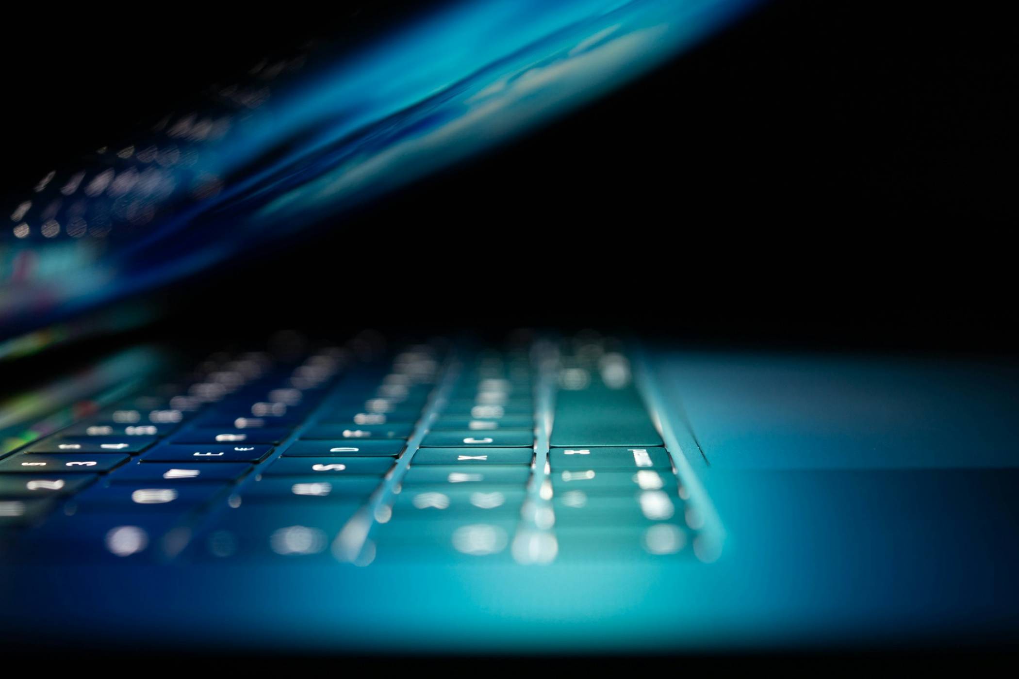 Този софтуерен магьосник побра Windows 11 само в 2.29 GB и го изчисти от абсолютно всичко нежнужно