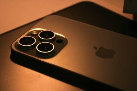 iПотоп: Apple ще представи почти дузина iPhone-а преди края на 2027 г.