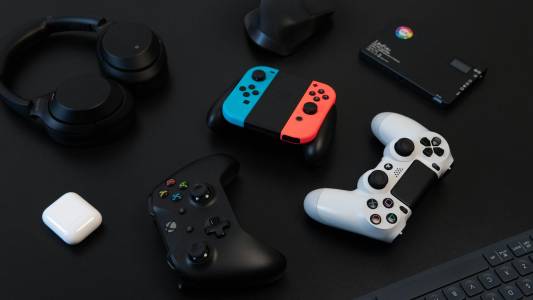 Докато гейм компаниите уволняват, Netflix търси ръководител на ИИ гейминга със заплата над 800 000 долара