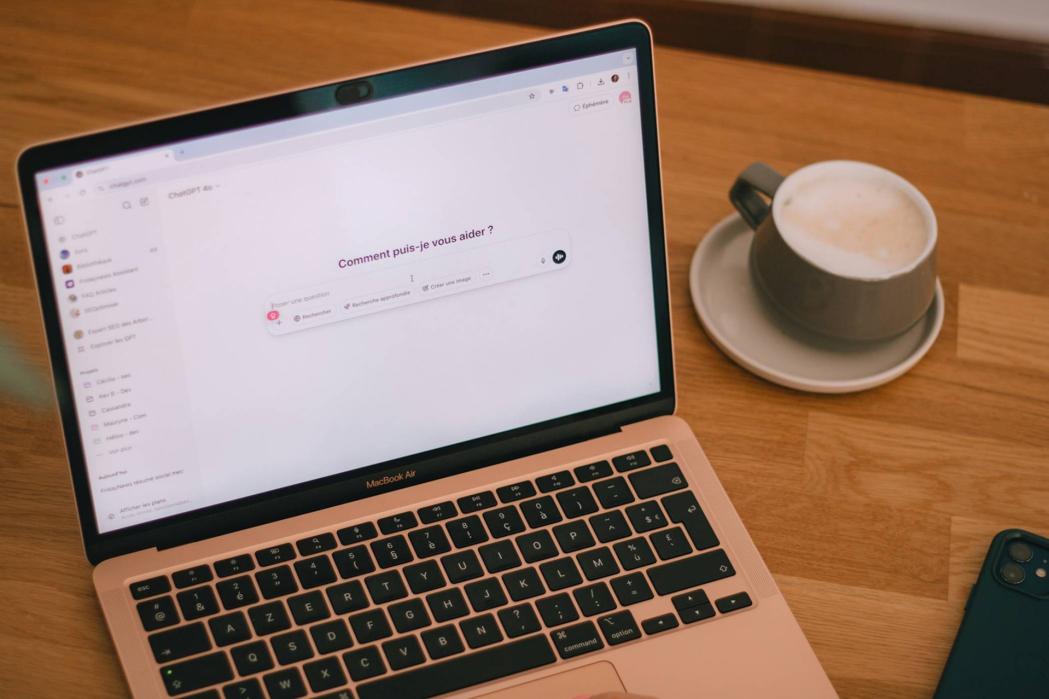 Корпоративна несигурност: служителите редовно споделят фирмени тайни в ChatGPT