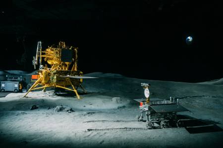 Компанията на първия служител на SpaceX даде заявка за кацане на Луната до няколко години 