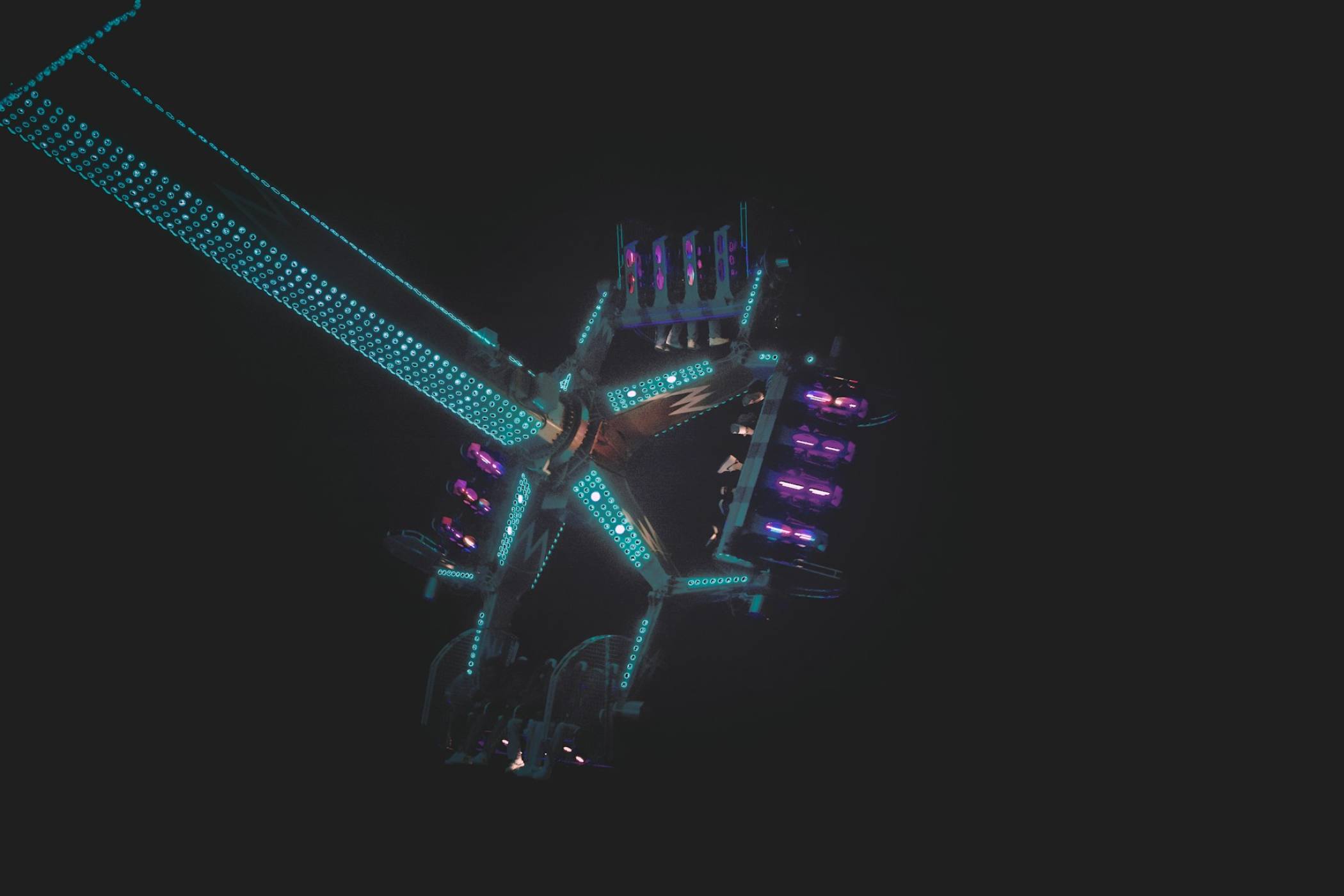 Откриха непокътната картата памет SanDisk за 62 долара в останките на трагично потъналия подводен апарат OceanGate Titan