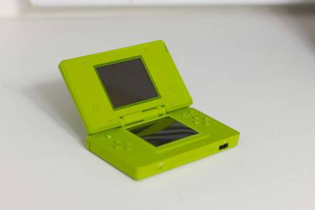 Нов патент загатва за завръщане на популярния каталог от Nintendo DS игри за Switch конзоли