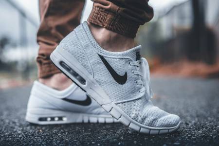 Новите маратонки на Nike: един чифт ви дава допълнителни мускули, а друг наднича в мозъка ви