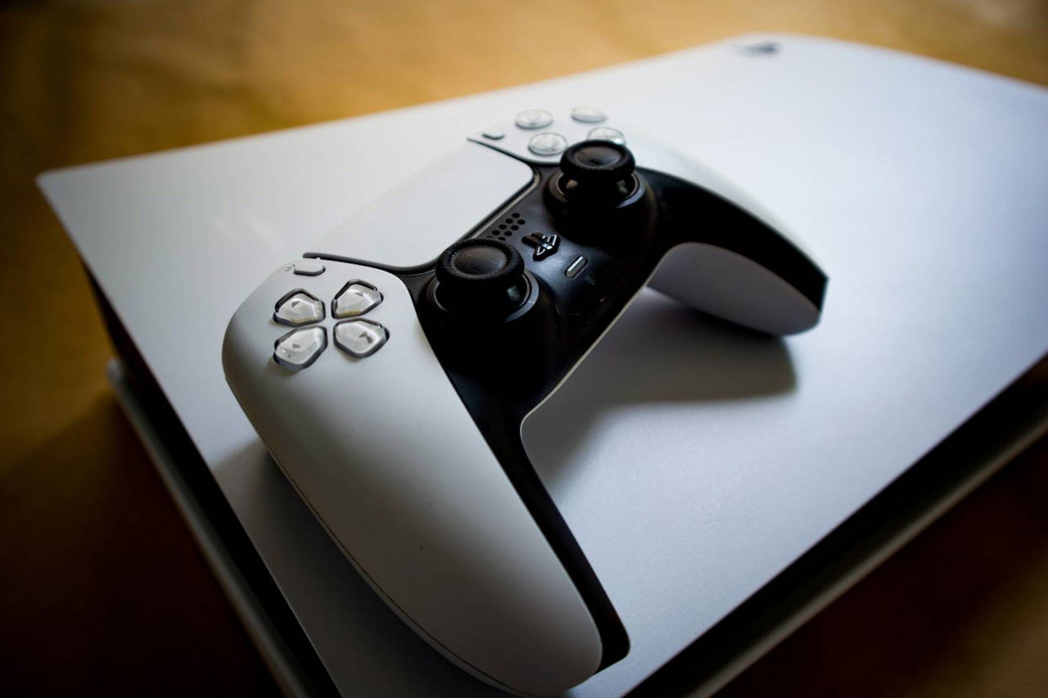 Ако имате сръчни ръце, вие също може да изработите PlayStation 5, който е 60 процента по-малък от оригиналната конзола (ВИДEО)