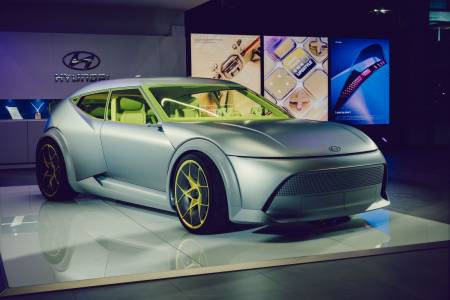 Hyundai Motor Europe и Hyundai България представиха в София Concept THREE – визия за бъдещето на мобилността