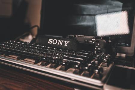 TCL взема телевизионния бизнес на Sony, но емблематичната марка Bravia остава