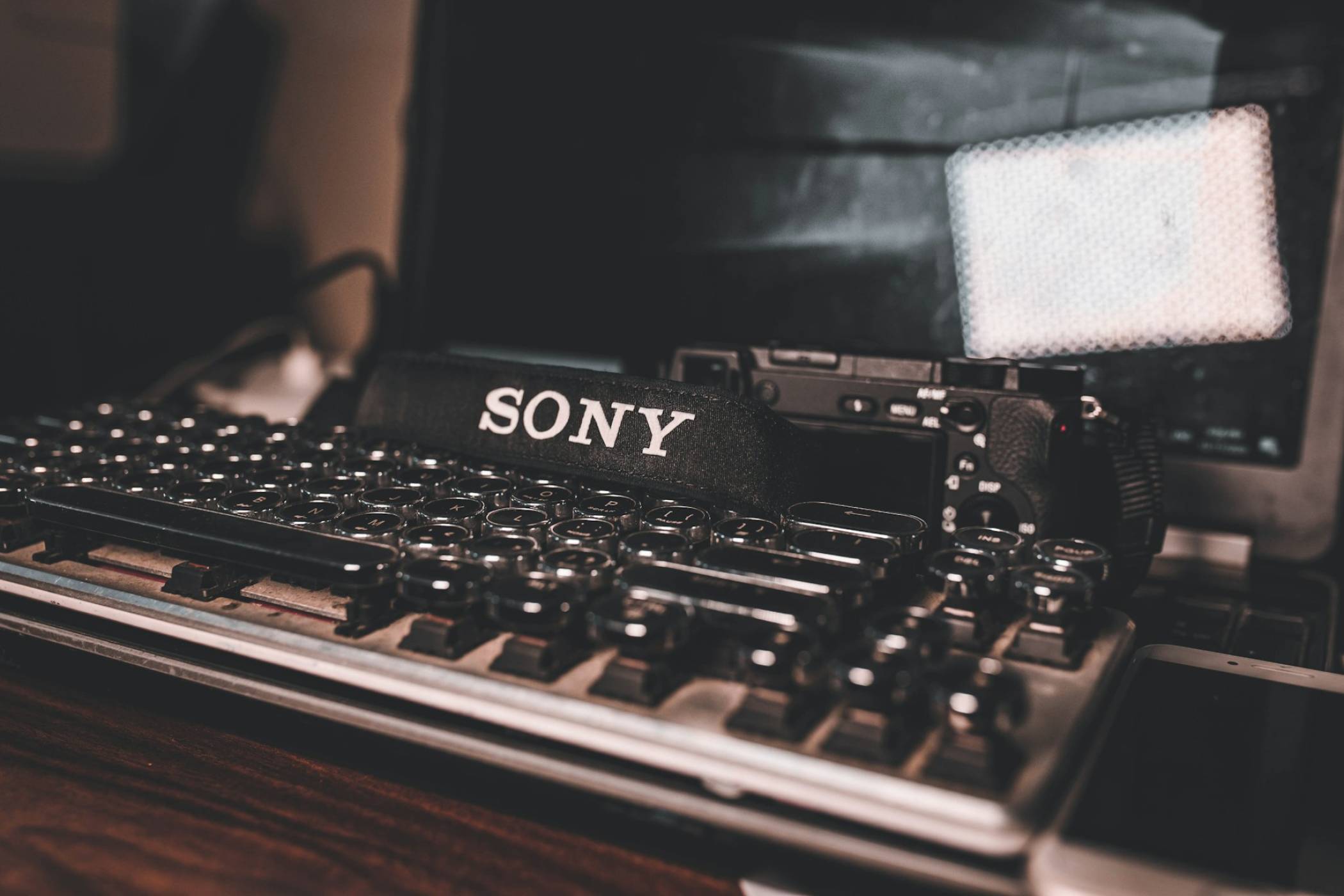 TCL взема телевизионния бизнес на Sony, но емблематичната марка Bravia остава