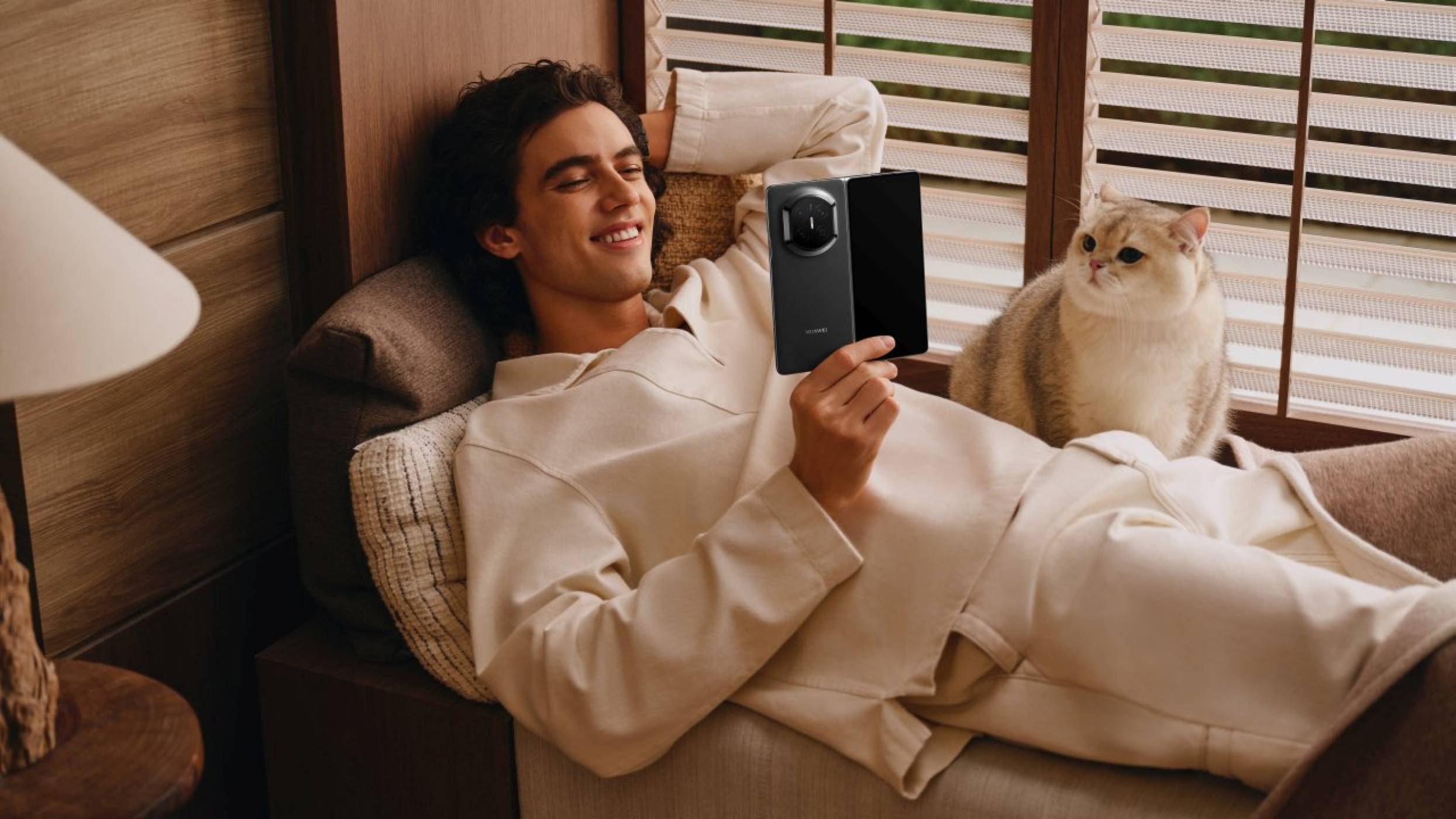 Сгъваемият смартфон HUAWEI Mate X7 вече е наличен в България