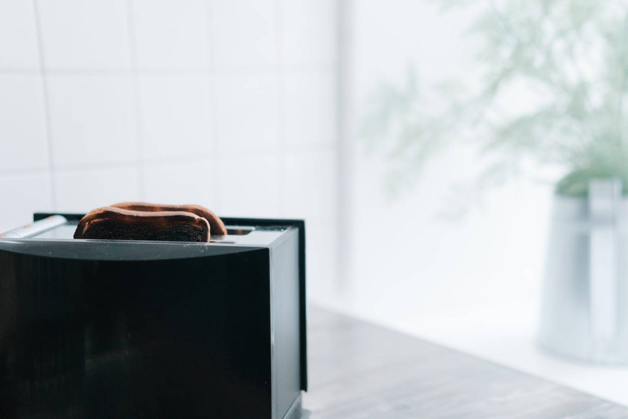 Този захранван с Windows 98 тостер ще ви препече филийка, като стартирате ЕХЕ файл (ВИДЕО)