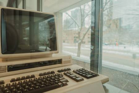 Като в музей, но от вкъщи: Вече може да тествате 28 ретро компютъра директно от браузъра си