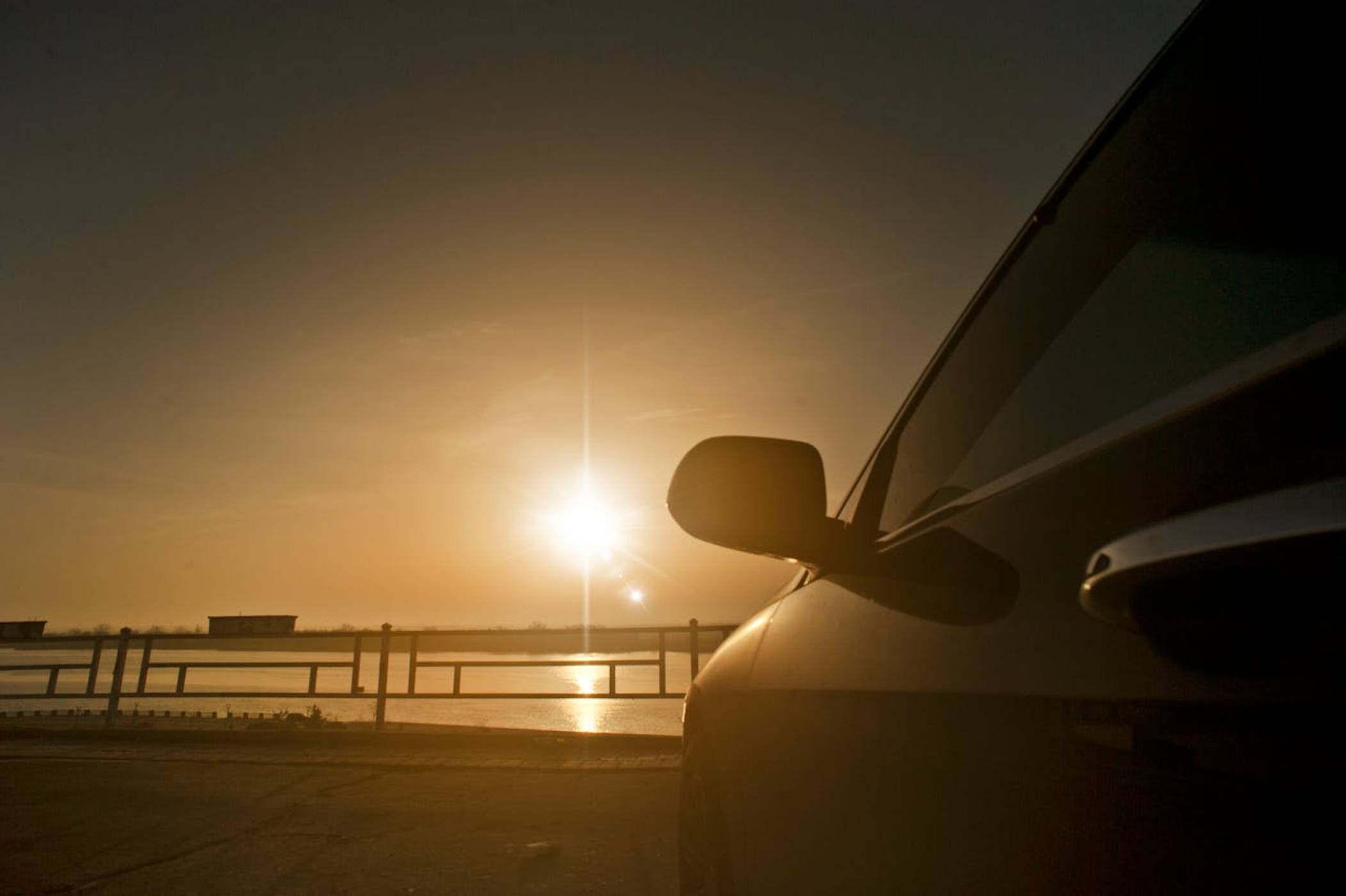 Захранваната със слънчева енергия кола на Aptera слезе за пръв път от поточната линия (ВИДЕО)