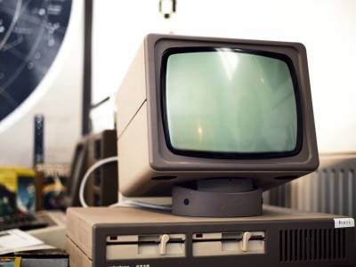 Един разбит мит: Това РС на 47 години има 64KB RAM и 6 MHz процесор, но пак подкара ИИ (ВИДЕО)