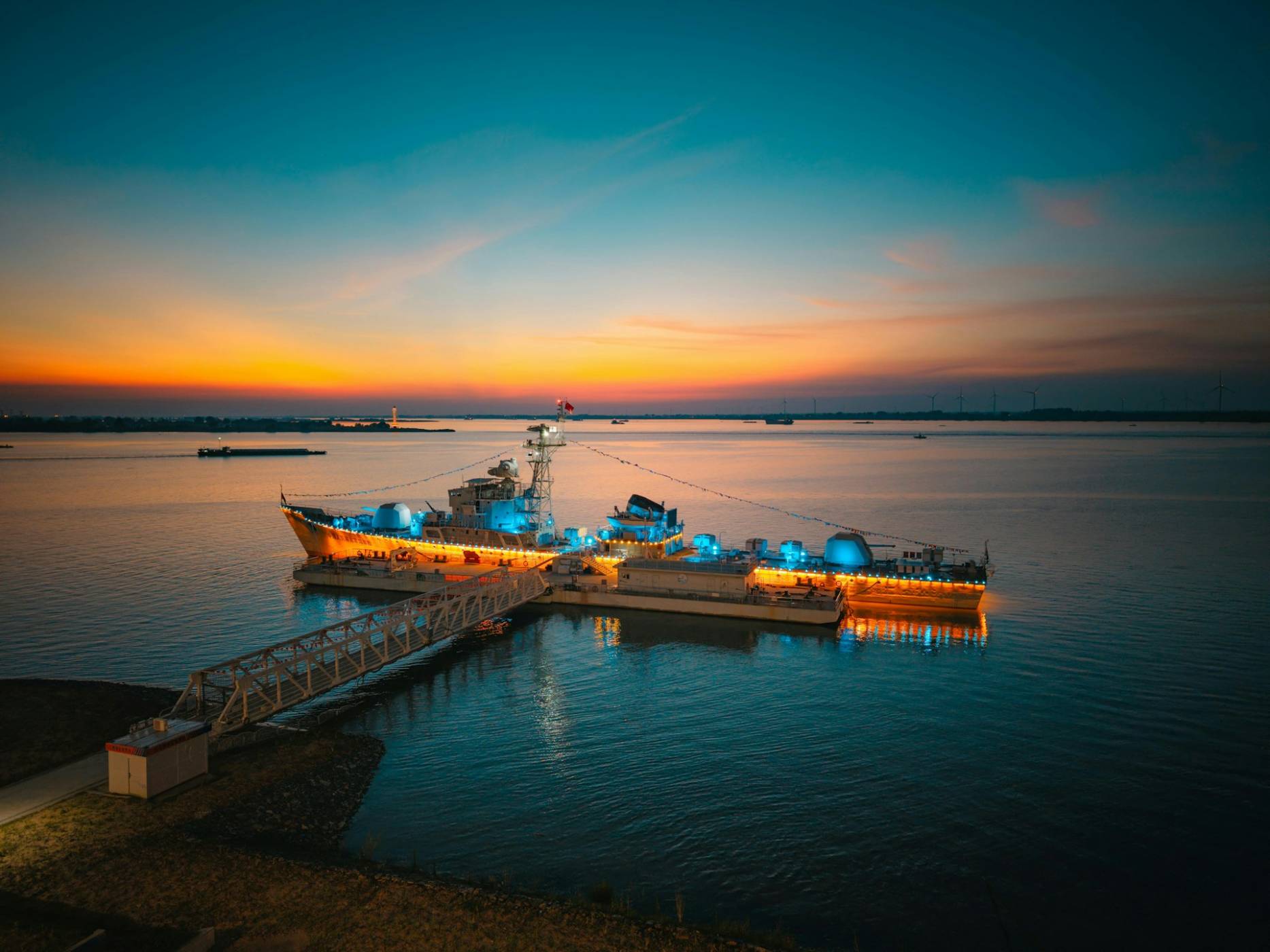 Скрит в пощенска картичка Bluetooth тракер за 5 долара разкри локацията на боен кораб за 585 млн. долара