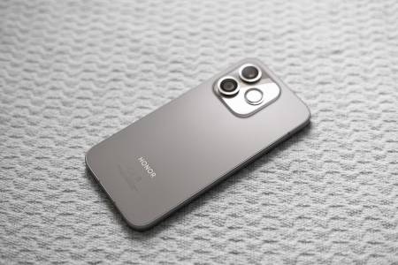 Honor 600 Lite – познат дизайн с нови трикове
