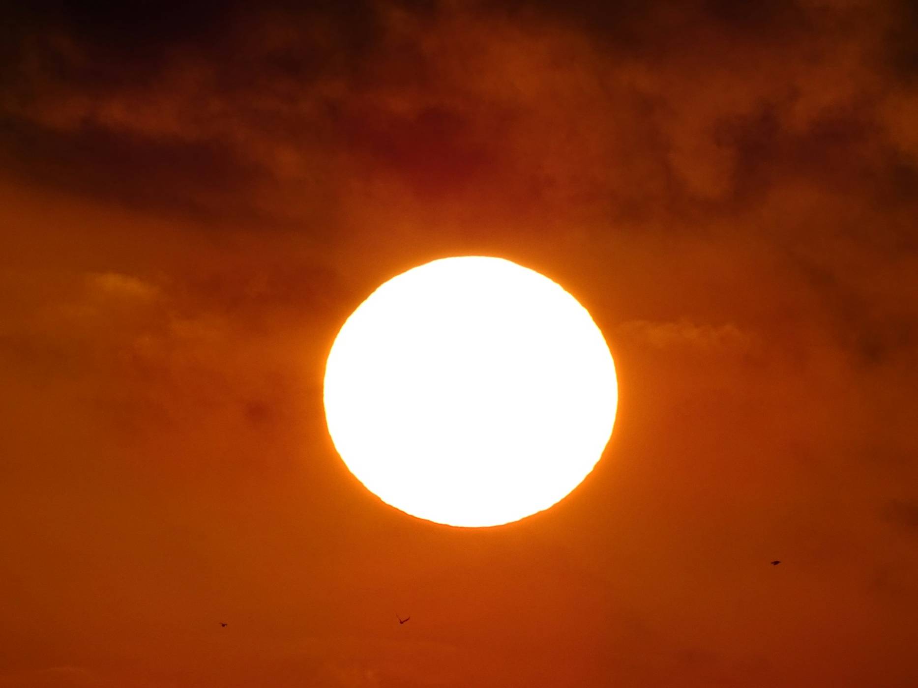 Какво ще стане, когато Слънцето започне да умира? Тези звездни археолози може би знаят отговора