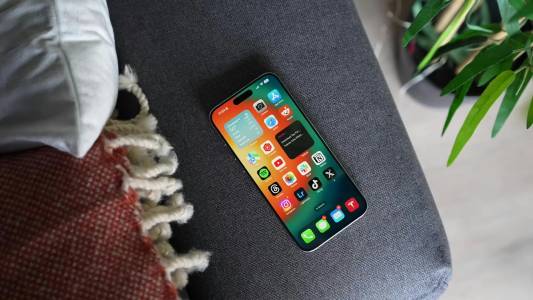 Тази леща превръща вашия поостарял iPhone в достоен съперник на апарати за хиляди долари