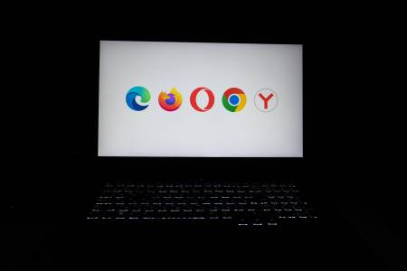 Google Chrome инсталира 4GB ИИ модел на вашия компютър без разрешението ви