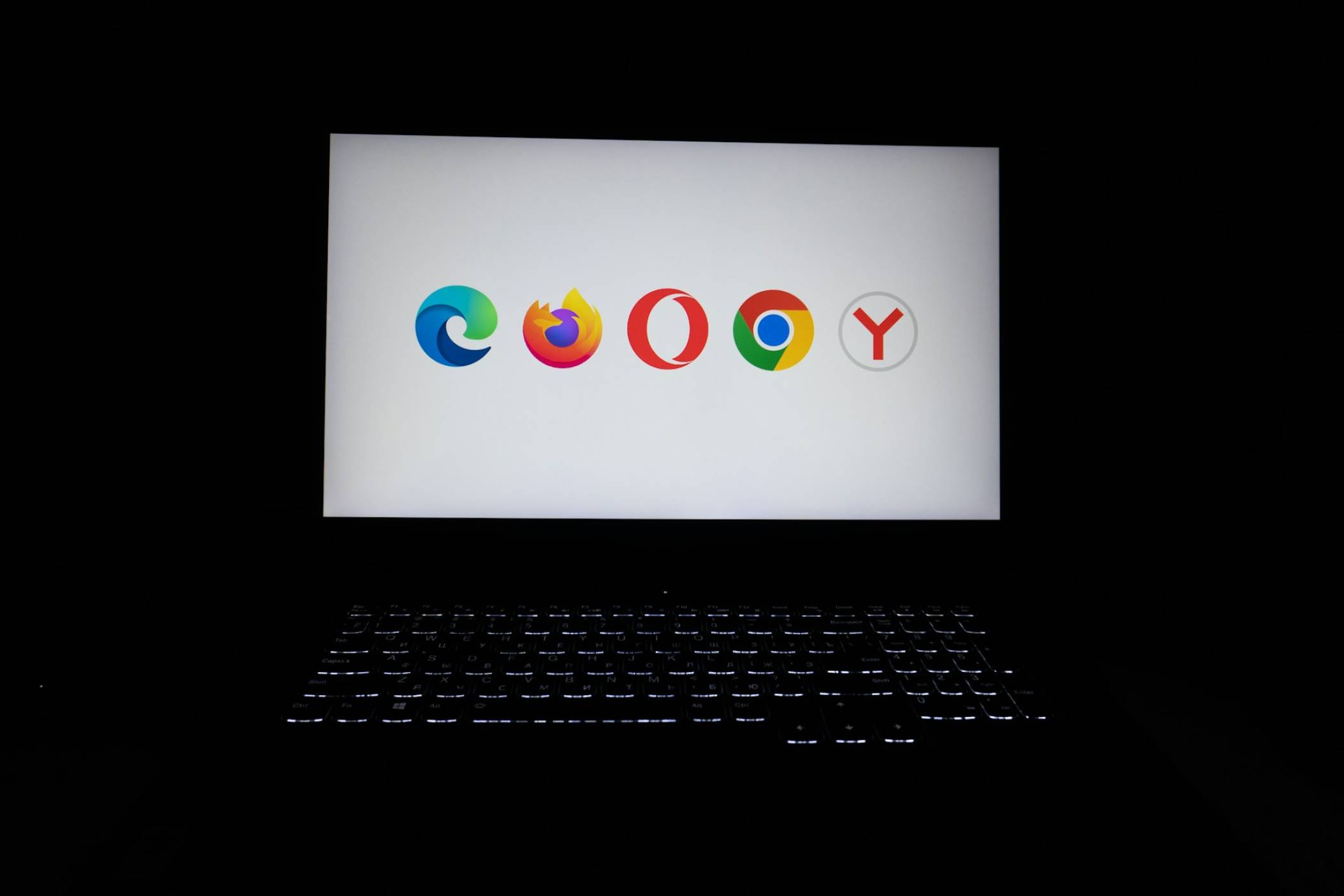 Google Chrome инсталира 4GB ИИ модел на вашия компютър без разрешението ви