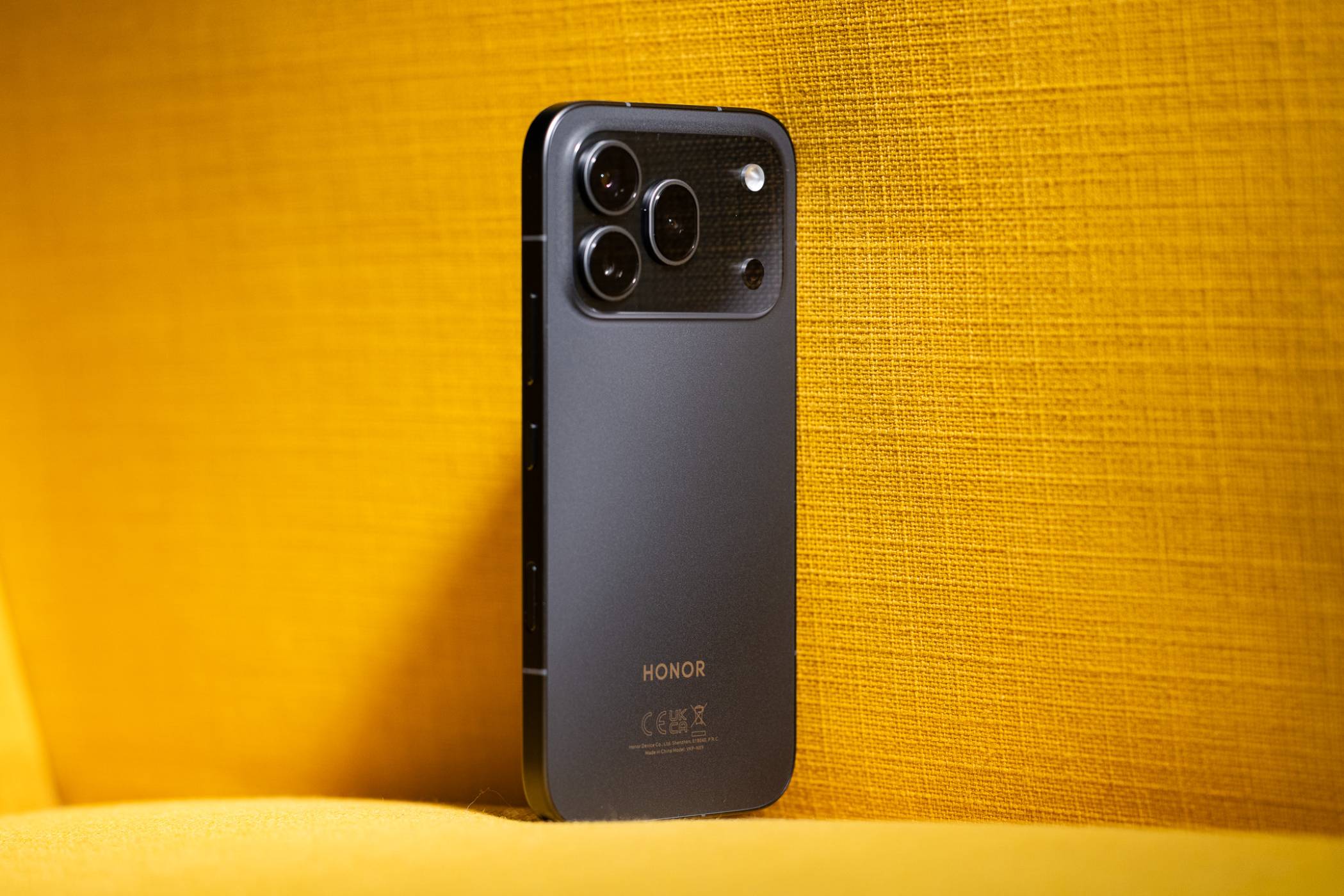 HONOR 600 Pro – Способна камера, усъвършенстван дисплей, голяма батерия и много AI (РЕВЮ)