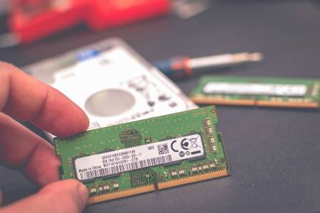 Asus дебютира със своя RAM в момента на най-голяма криза на пазара, но 880 долара за 48 GB не е цена за всеки