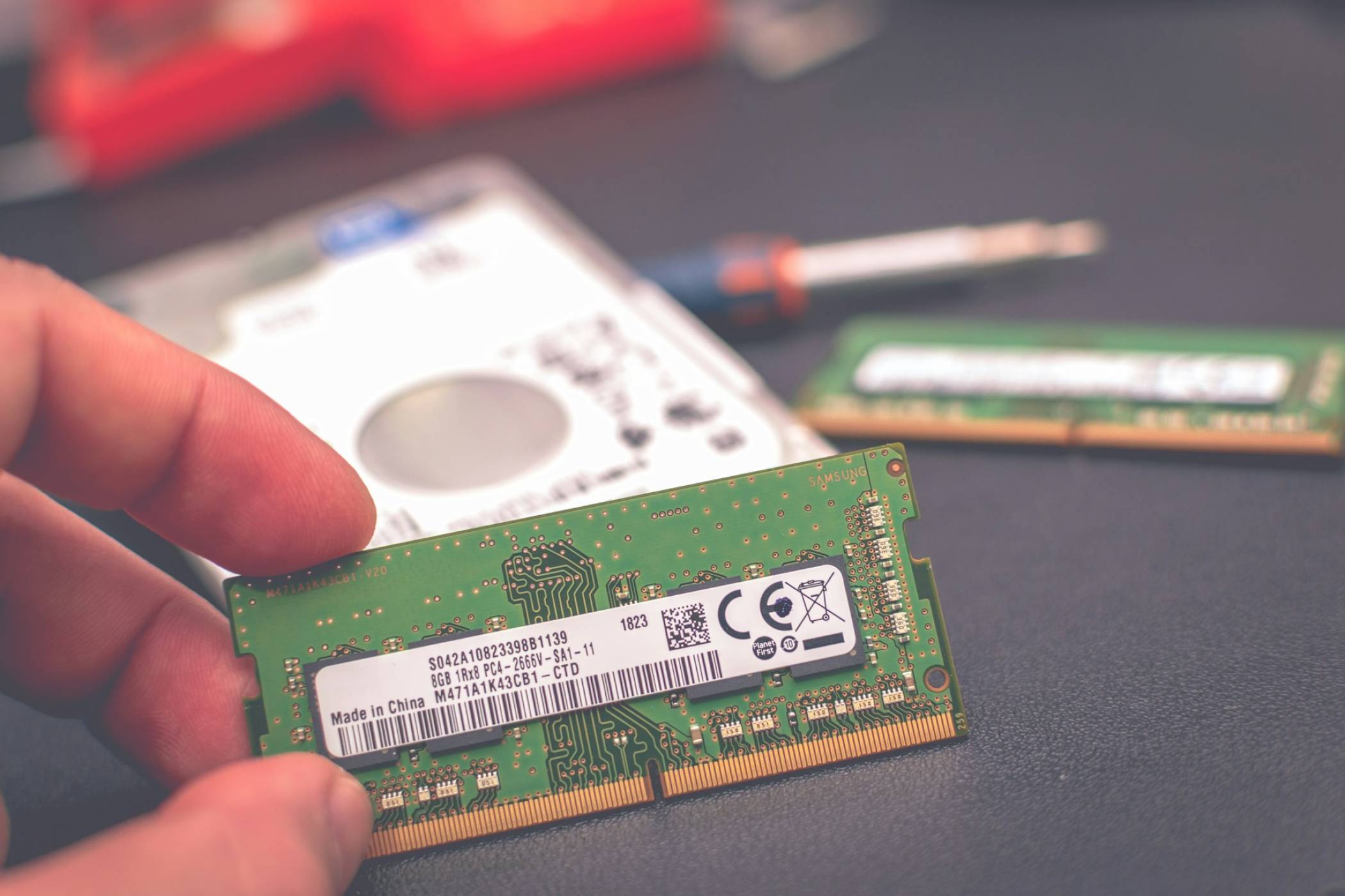 Asus дебютира със своя RAM в момента на най-голяма криза на пазара, но 880 долара за 48 GB не е цена за всеки