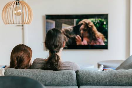 Филмовите маратони по Netflix: добър или вреден навик? Науката най-сетне има нещо като отговор