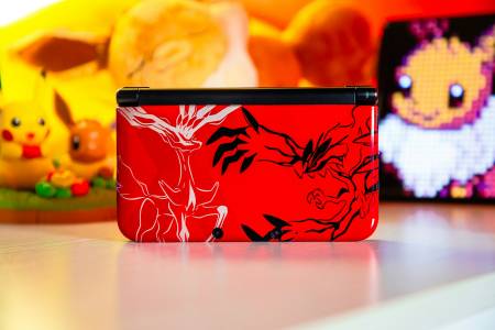 Nintendo 3DS с подписа на легендарен дизайнер надхвърли 21 000 долара в търсене на нов собственик в eBay