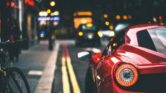 Въпреки критиките относно дизайна електрическото Ferrari Luce вече се изчерпа чак до края на 2027 г.