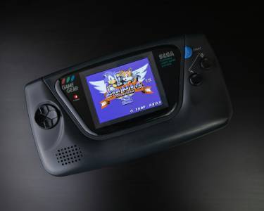 Нова портативна конзола от Sega пренася ретро гейминга и модерни 2D игри в ръцете ви