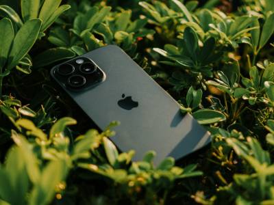 iPhone 20 Pro и Ultra 2, умни AirPods: Юбилеят на Apple ще донесе най-голямата вълна от нови продукти досега