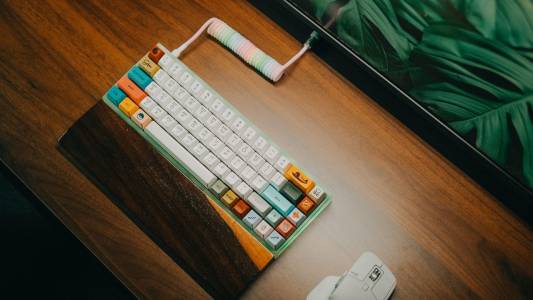 Срок на годност: Тази Linux дистрибуция иска да поддържа софтуера работещ и след 1000 години