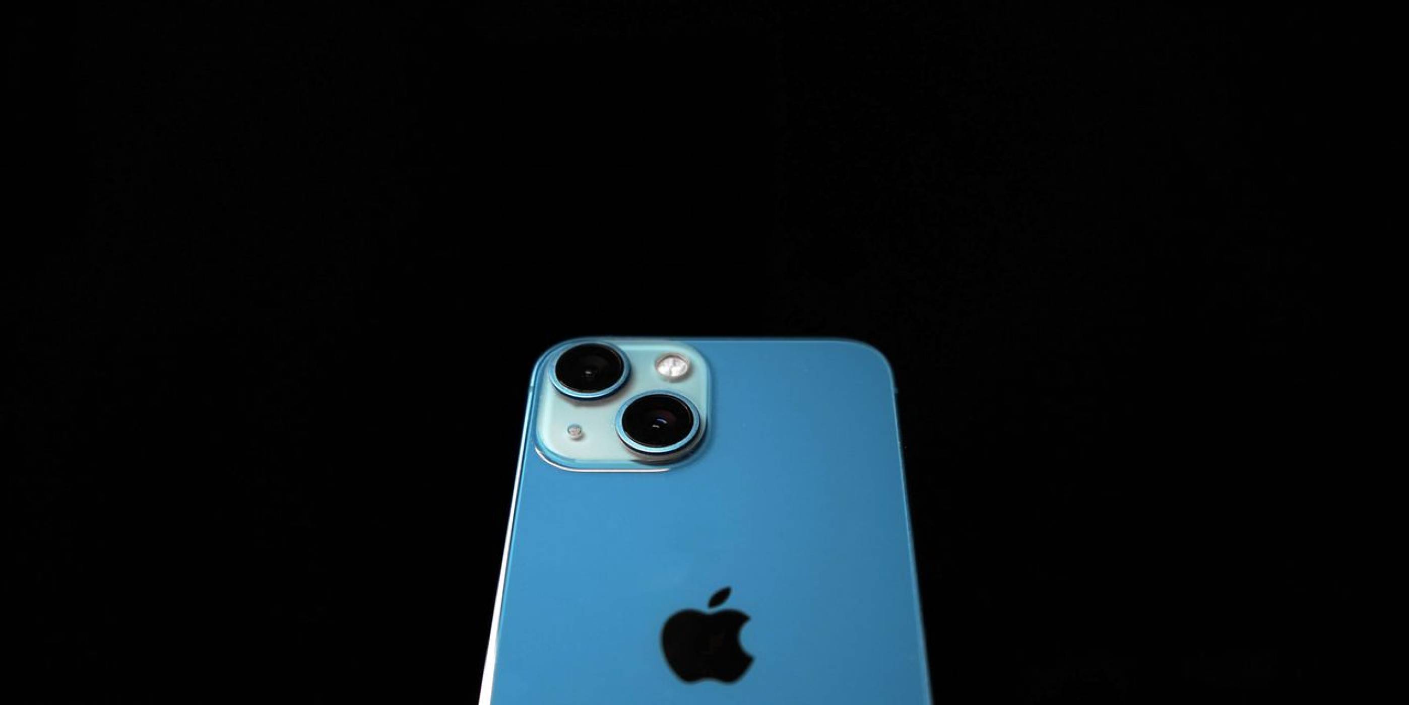 По-малък от iPhone 13 mini, Enough Phone обещава връщане към изчезналия дизайн на компактния телефон