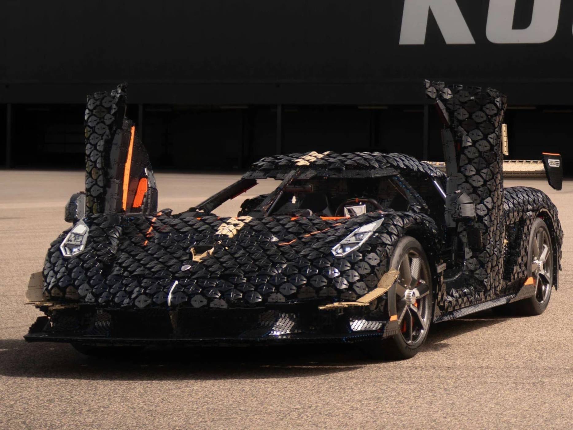 Lego Koenigsegg счупи рекорда за най-бърза суперкола, сглобена от блокчета конструктор (ВИДЕО)
