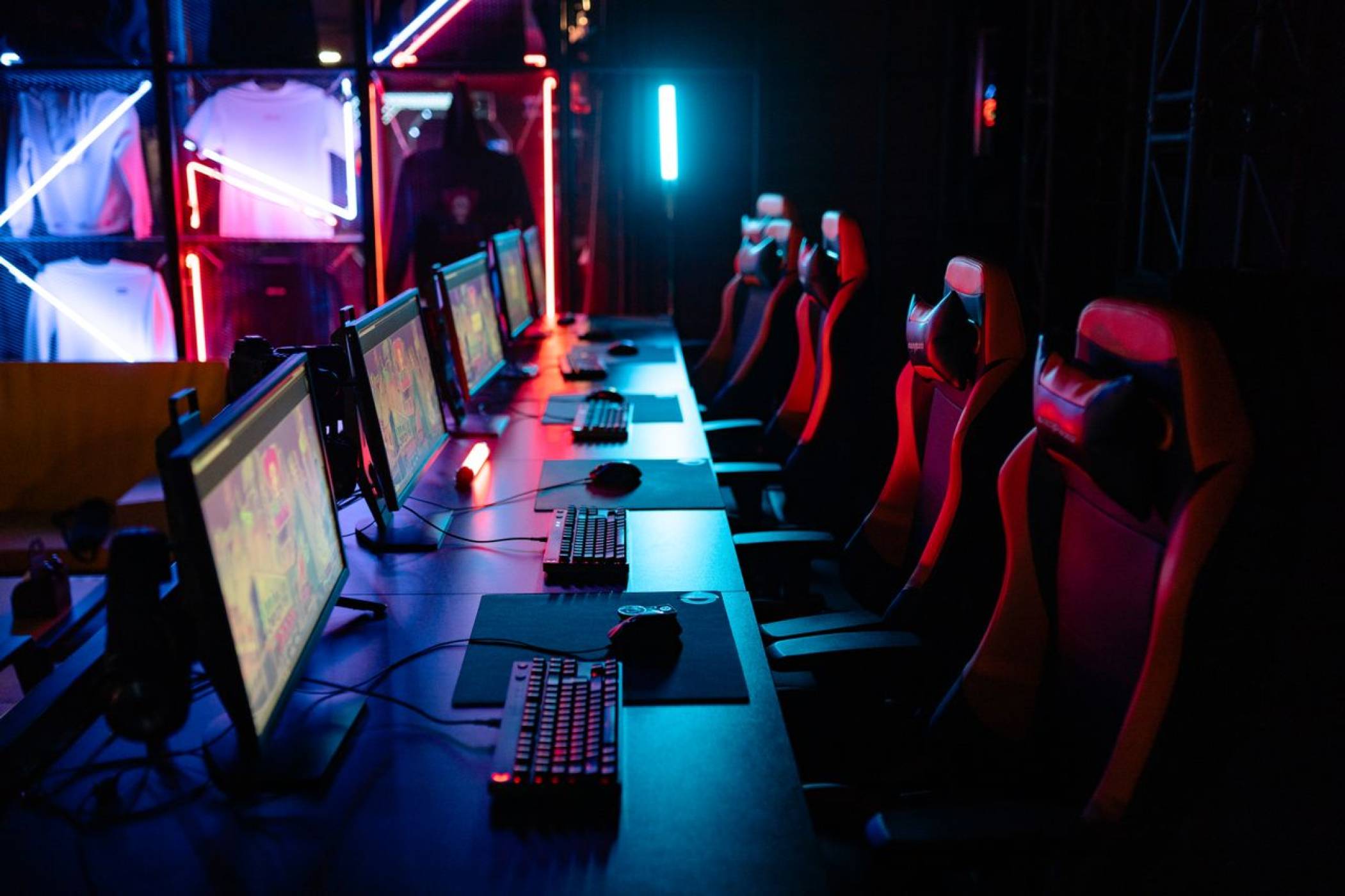 Прекупвачи вече продават Steam Machine за 3000 долара и най-лошото е, че някои са готови да платят цената