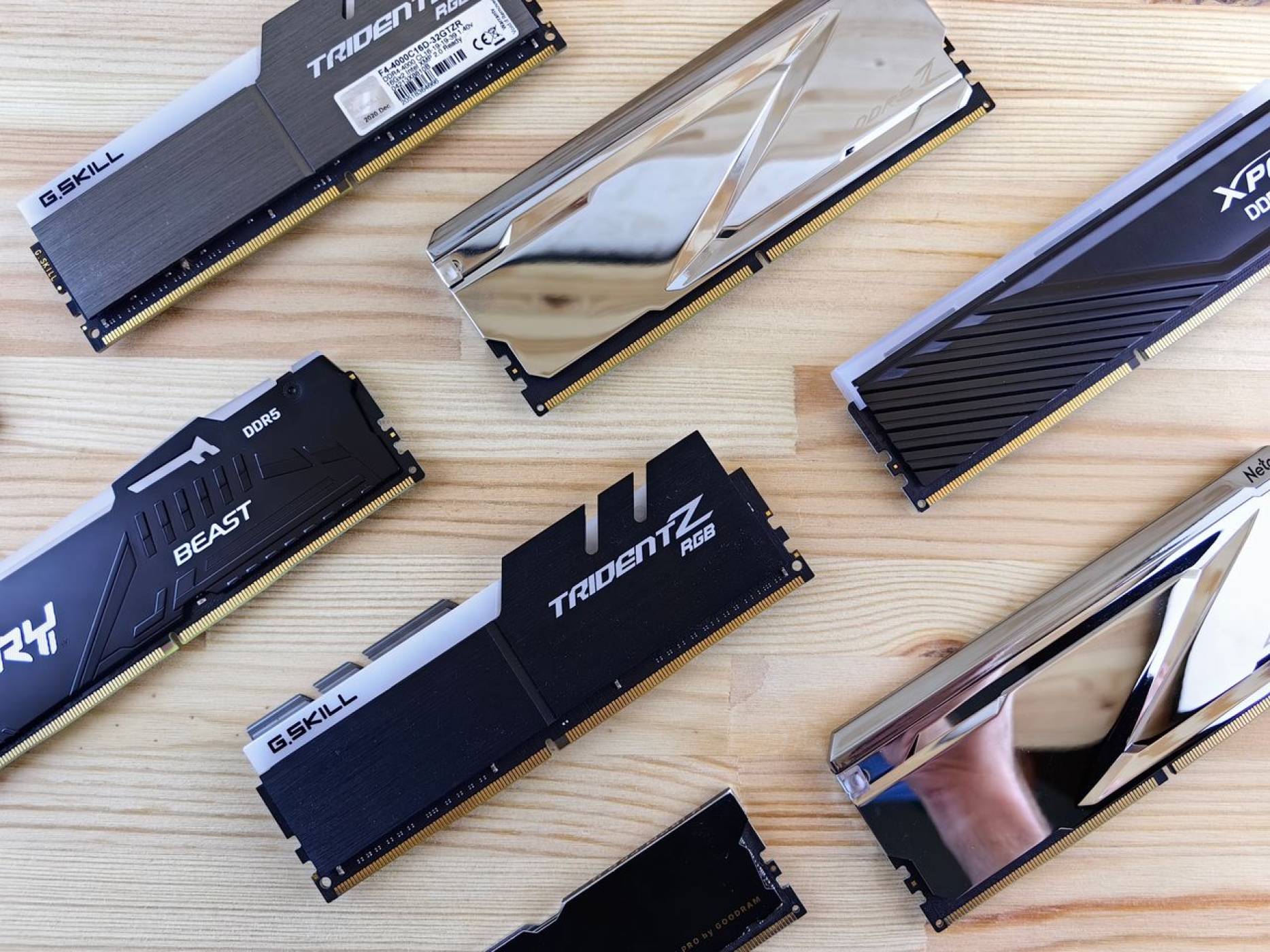 Старата 4 GB DDR4 се връща в новото ви РС, защото ценовият шок направи паметите с голям капацитет нерентабилни за покупка