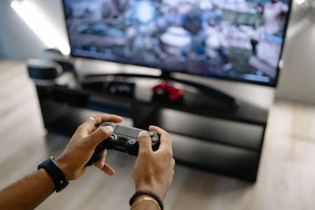 Това подозрително копие на Steam Machine от Китай струва само 688 долара, но ние не бихме прибързали с покупката му