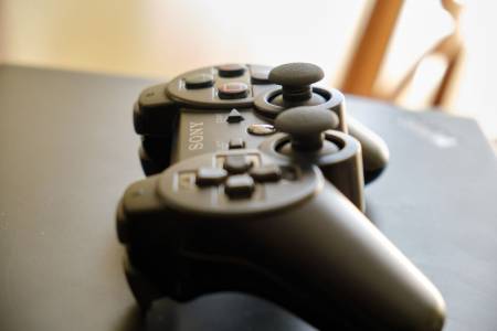 Ентусиасти се втурнаха да спасяват PlayStation 3 игри за бъдещите поколения, след като Sony затвори магазина през 2027 г.