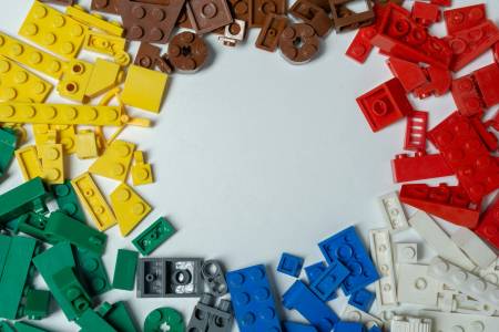 Аркадната класика Donkey Kong, пресъздадена в Lego, е следващото попълнение в причудливата колекция от тухлички