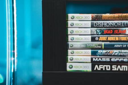 Малко късмет и много евтини SSD дискове създадоха физически носители за Steam игрите на един геймър